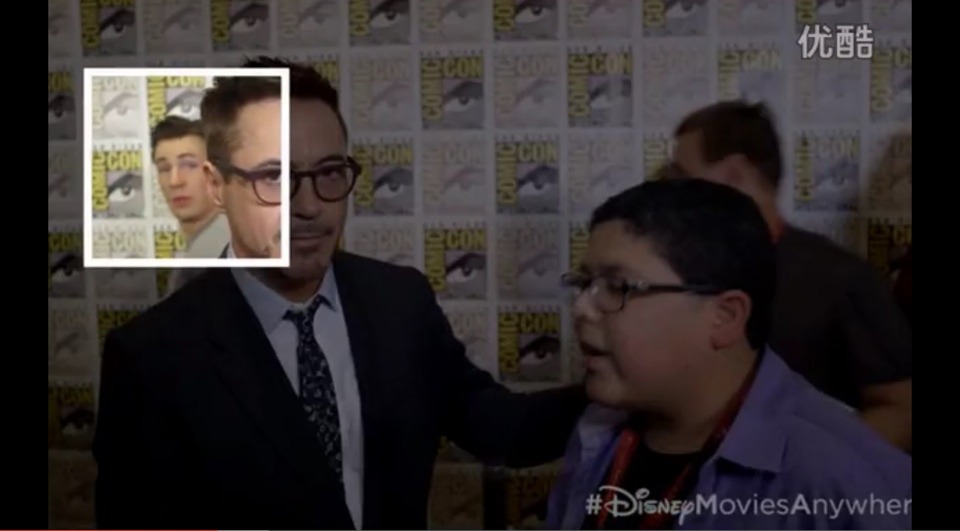 hola-pendejos:  This kid was offering a hot towel to Robert Downey Jr. And Robert