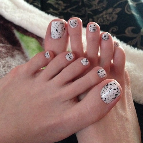Cute :3 #black&amp;whitetoes #feet #footfetish