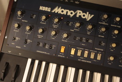 jordanssynths:  Korg Mono/Poly, Analog Synthesizer.