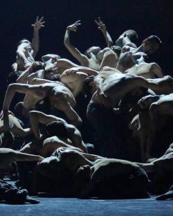 strechanadi: Paris Opera ballet  The seasons’ canon  Photo: scenelibre 