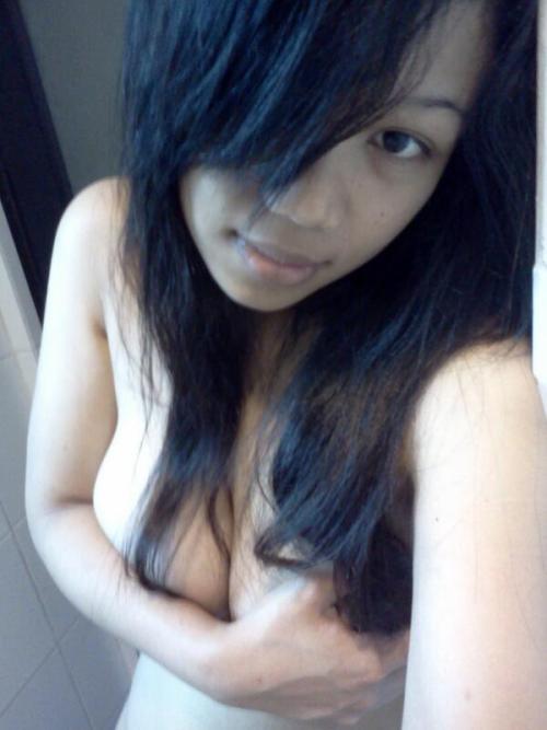 mattsexxx:  Follow follow for  Please REBLOG #awek #lucah #melayu #malay #bogel #naked #tetek #breas