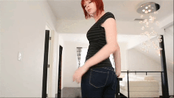 Zoey Nixon is shaking her butt in tight jeans. SFWWEBM:webmshare.com/3Xrbnwebmshare.