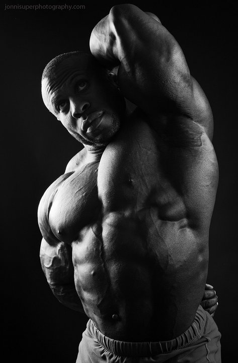 jivvii:  Mboya Edwards  I used to want a brolic physique like this… NOT anymore!