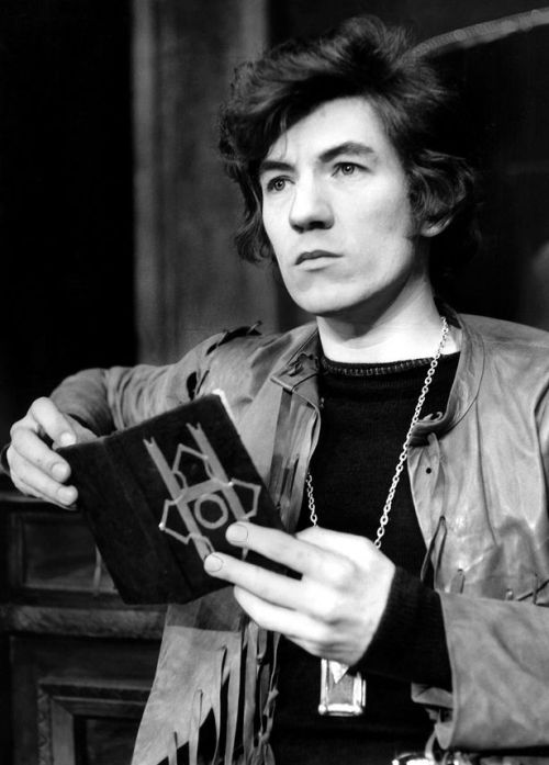 thegeekette:HOLY MOLYSir Ian Mckellen was a fine hotie! 