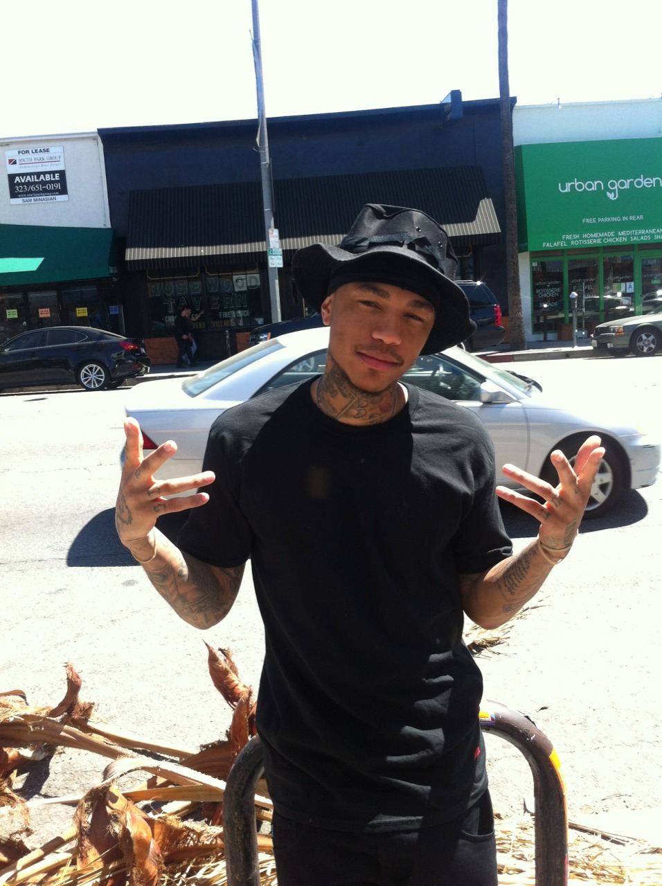 niggasandcomputers:  thuglies:  prayforyourhomies:  Big homie Sean on his bday. 