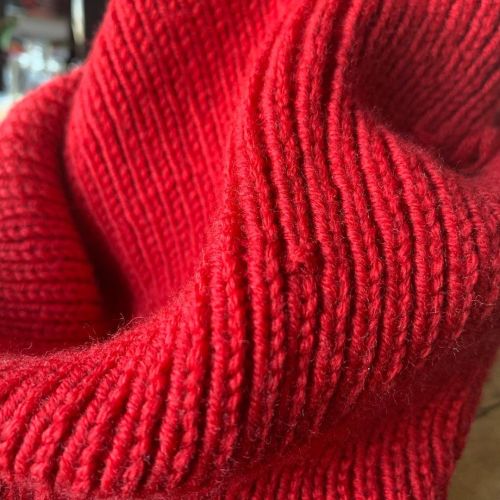 Spot the slip-up. #knitting #mistake #dropItDown #pickItUp www.instagram.com/p/CMqQYxhsRir/?