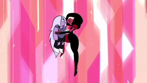 catkudo:Garnet, hold me