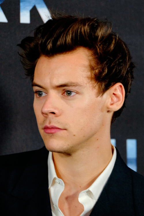 harrystylesdaily:Harry Styles at the ‘Dunkirk’ World Premiere in London, July 13th.