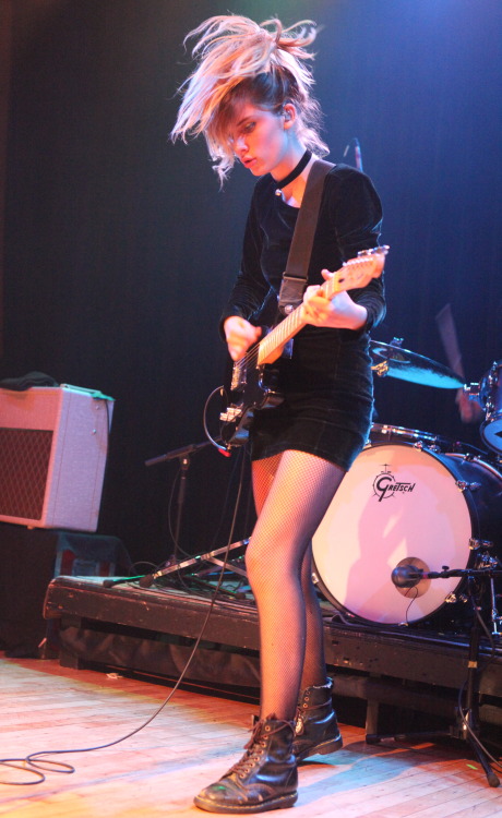 Ellie Rowsell, Wolf Alice (at Warsaw in Greenpoint, Brooklyn). DAT HAIRphoto: Megan Barron