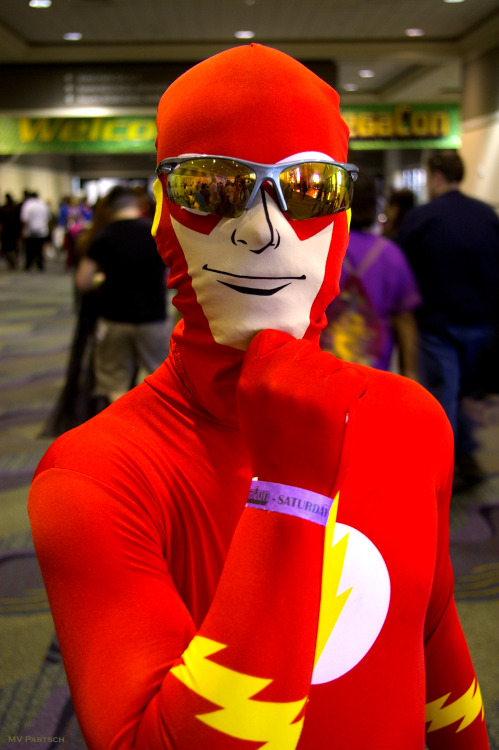 Saturday ALWAYS Goes by in a Flash!
HAAHAHAHAHAHHA!!
MegaCon. Orlando. 2013. Convention Center Lobby: Photo by Partsch!