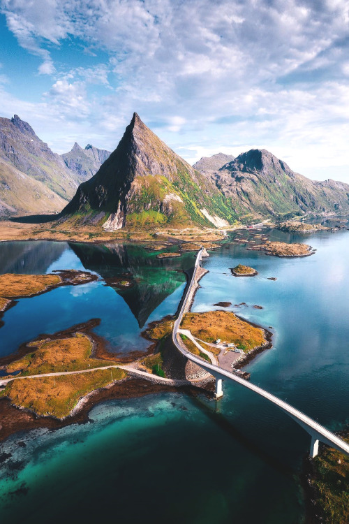 lsleofskye:  Lofoten Norway. ⛰ | laurilohi