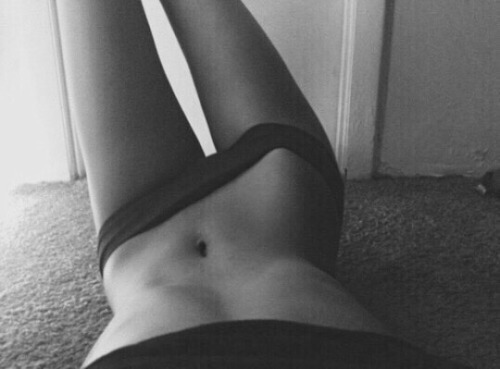 iwannabemytype:You can’t say hip bones aren’t cute.