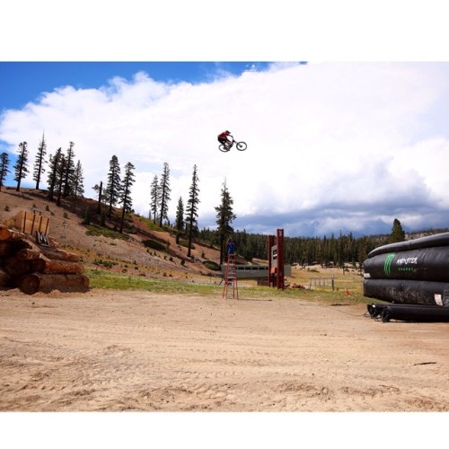 @CamZink testing the distance for his world record attempt on August 21 on @espn . Check all the details at XGames.com. @MammothMountain @MonsterEnergy
Photo @petermorning