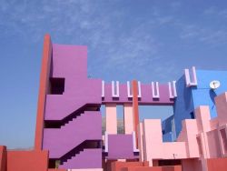 virtualgeometry:  La Muralla Roja (Red Wall).