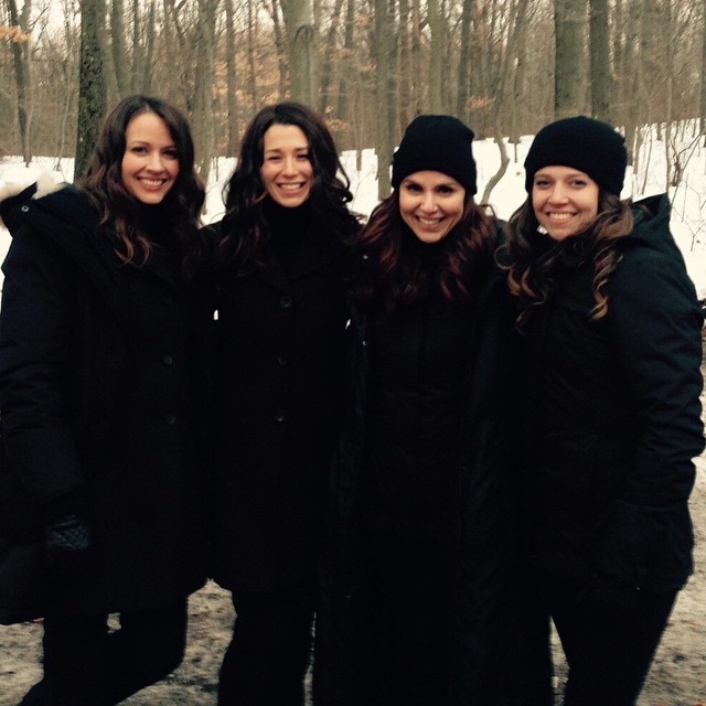 eyesofwitt: Cara Buono is currently filming on another set with Heidi, Root’s kick-ass