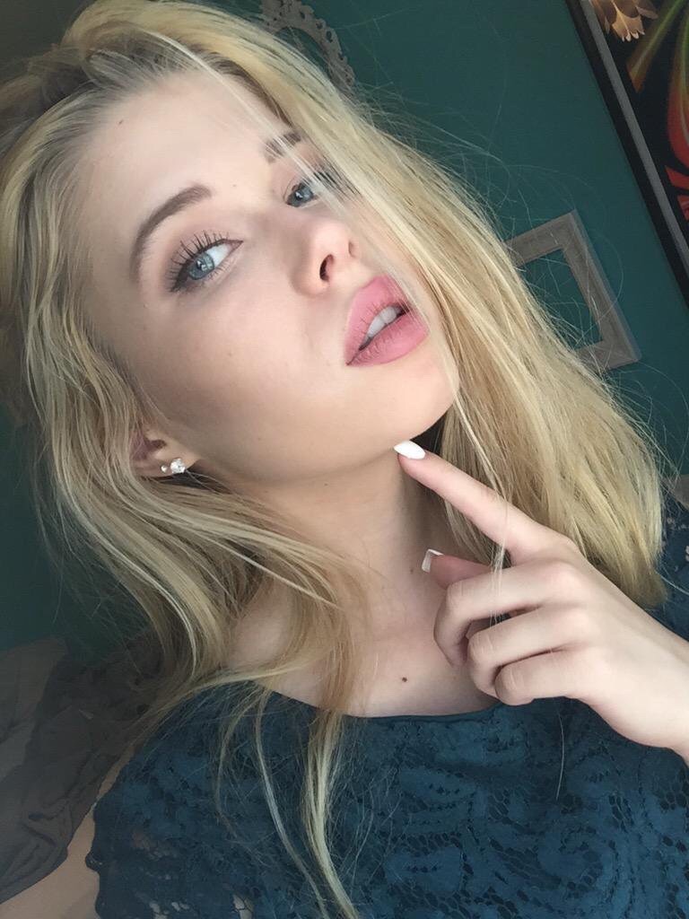 xsweetlikehoney:  Pouty faces.