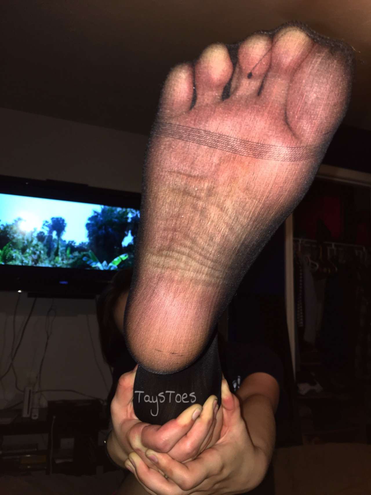 taystoes:  Nylon socks. 🌚  I’ve been extremely inactive but it’s because I