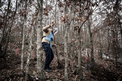 Being a bomb hunter requires pin-sharp concentration and tireless attention. The teams start by scan