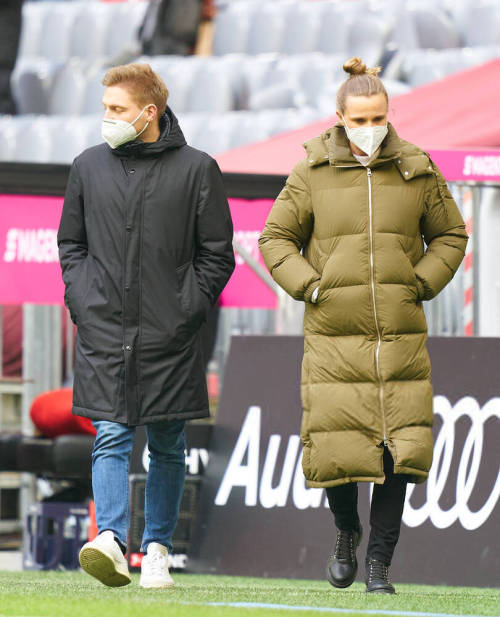 ctolisso:Kathleen Kruger, team manager FC Bayern, with Bastian Wernscheid, pregnancy replacement, be