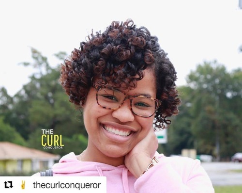 #Repost @thecurlconqueror ・・・ {{{Flexi Rod Set}}} • • • • • •Thank you for your submission you hav