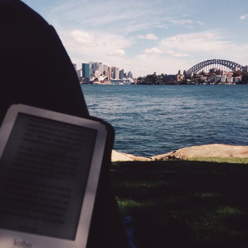 Another perfect reading spot in Sydney. #wanderlust #bookworm (at Cremorne Reserve)