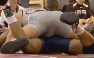 undiesbulgegifs:  wrestleman199:💦 💦 💦 💦 Bulge to ass