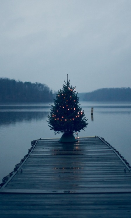 dailyexhale:  Meet me here. 