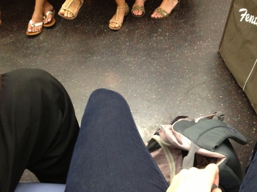 smiley18962:imakegoodlifechoices:I’ve begun silently fighting back against jerks on the subway who s