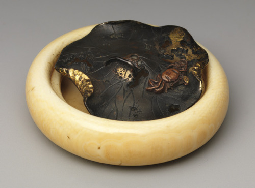 virtual-artifacts: Netsuke: Crab on a decaying lotus leaf, 19th century Japanese Ivory, copper alloy