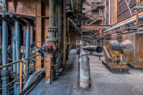urbanrelicsphotography:  FORGE LUNAIREOne of the most impressive sites I have visited so far… This French steel giant has a long and eventful history. The plant, which mainly produced “long steel products”, was one of the most important steel mills