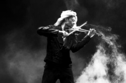 w-o-l-f-q-u-e-e-n:  David Garrett