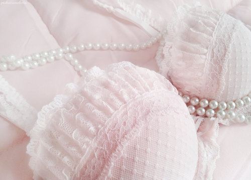 pinkcaramelcorn: ღ My new pink lace bra ღ