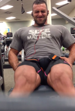 Phil Visicaro doing occluded leg extensions