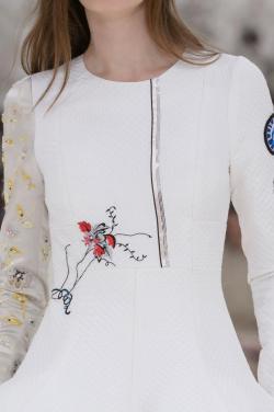 mulberry-cookies:  Dior Fall 2014 Haute Couture (Details) 