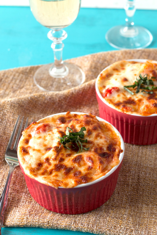 do-not-touch-my-food:  Baked Three Cheese Ricotta Gnocchi with Tomato  Sexy!!!!!