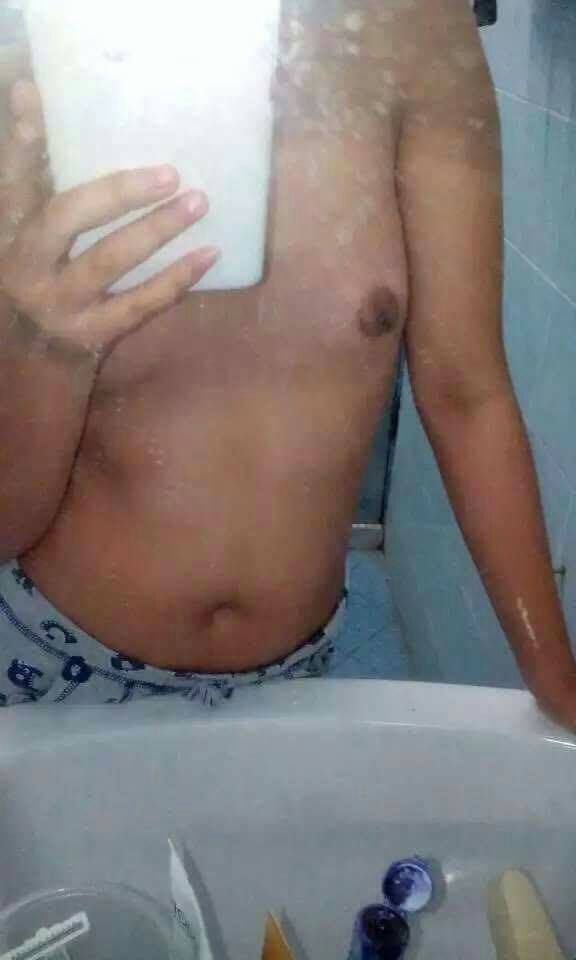 venzai: Awek tudung cun ni. Muda lagi. Tetek yg ranum enak dimakan. Haha. Dah tengok