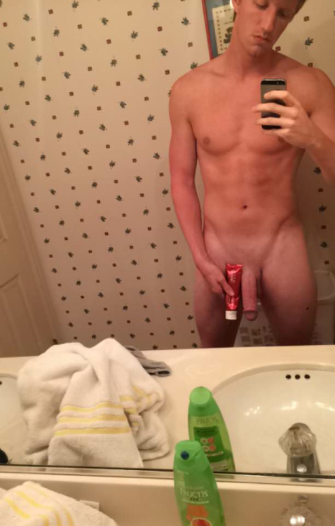 justinsrayne:  nakedguysfromkik:  Ryan Dean! :)   http://justinsrayne.tumblr.com ❤️❤️❤️❤️👣👣👣❤️❤️❤️❤️