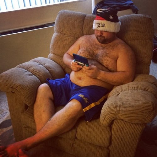 sepdxbear:  acoustickub:  Caught taking a break from decorating.    // 