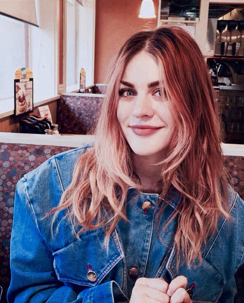 francesbeanarchive:Frances Bean Cobain portrait, 2018.
