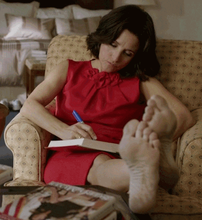 initforthefeet:  Julia Louis-Dreyfus 😛👅 