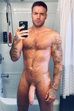 manlover50:  uncutpapi209:  Massive Af!🍆👅🤤