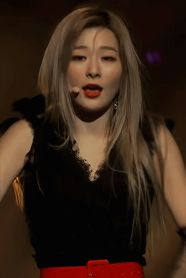 theseulgis:seulgi :: heroine (181228 gayo daechukje)
