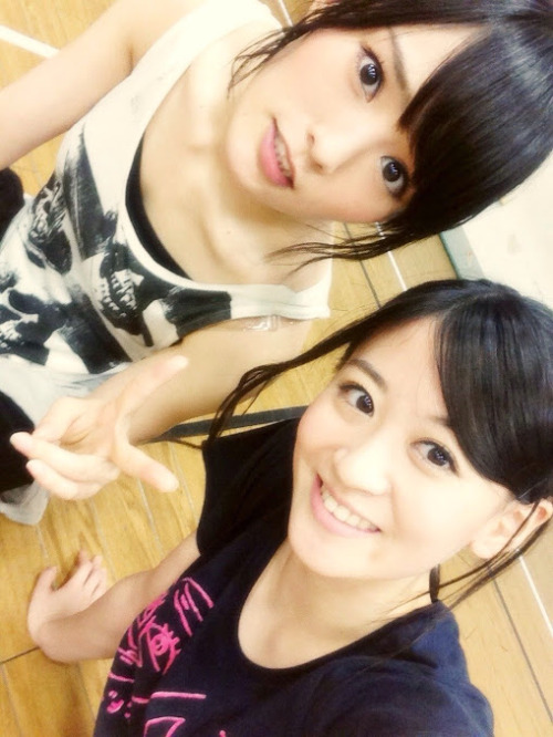 akibeya:  N公演公演終わりました！！ 最近、公演沢山出来てるから Nで居る時間多くて 楽し〜な〜(#^^#)﻿  山本彩　上西恵
