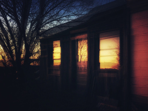 katerieke:farmhouse sunset