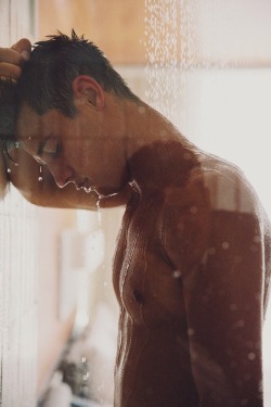 ariantheg-love:  handsome Shower