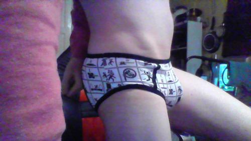 Webcam scrapsYup, even more. I got portal pants! n-n 