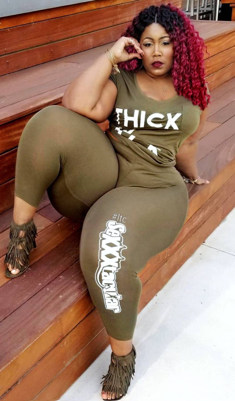 sweetjones810:  addicted2curvez:  #oneofthesexiextwomenontheplanet  Dope outfit Bae!!