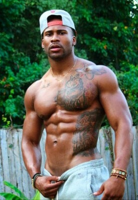dominicanblackboy:Sexy gorgeous thick muscle hunk Cj Jones!😍😍😍😍😍
