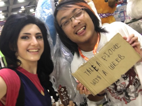 pumpkinetics: SacAnime selfies part two! I met someone who bought a Wirt Cape from me!! :O Jasper: @