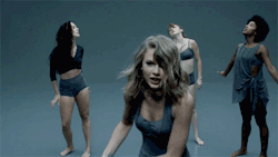roundeachtime:  Shake It Off Outtakes Video #3 - The Modern Dancers (x) 